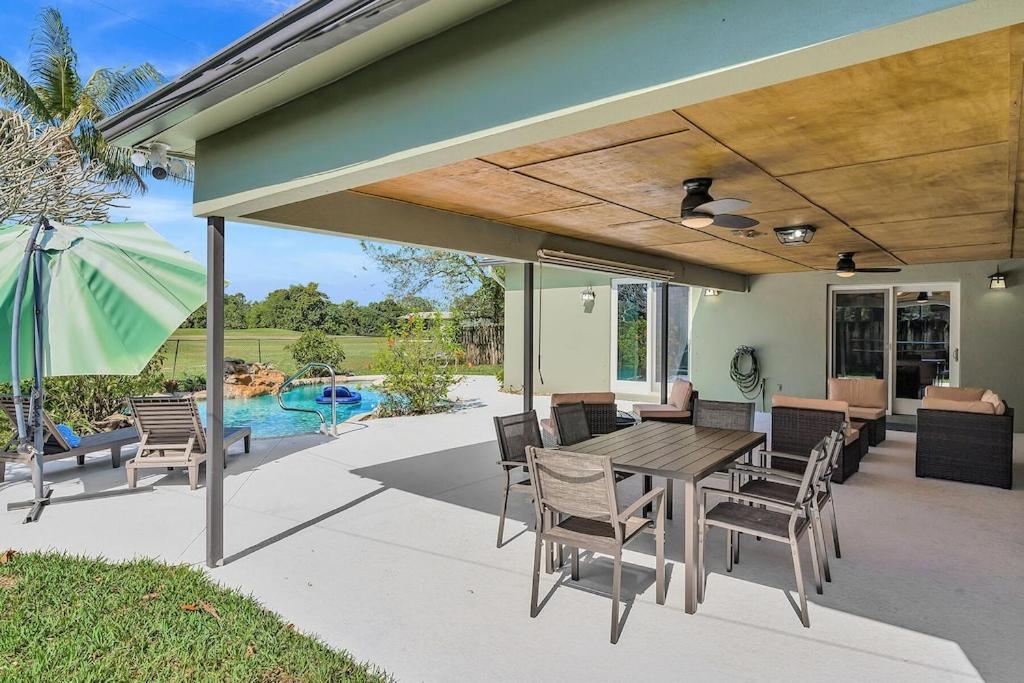 Pool Heat I Firepit And Bbq I 75"Tv I Foosball I 581Mbps Cooper City Kültér fotó